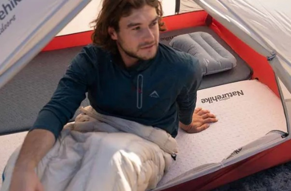 4.Коврик самонадувающийся Naturehike, 200x65x3 см, серый.