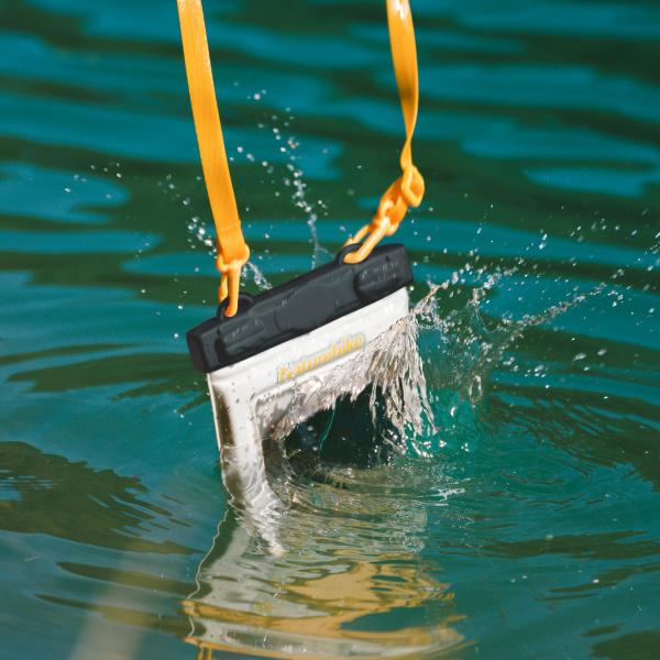 Гермочехол Naturehike плоский для телефона 23х13,5 см., бело-зеленый