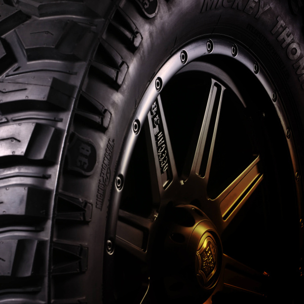 Шина Mickey Thompson LT285/75R16 (33X11.50R16) 126/123Q OWL Deegan 38
