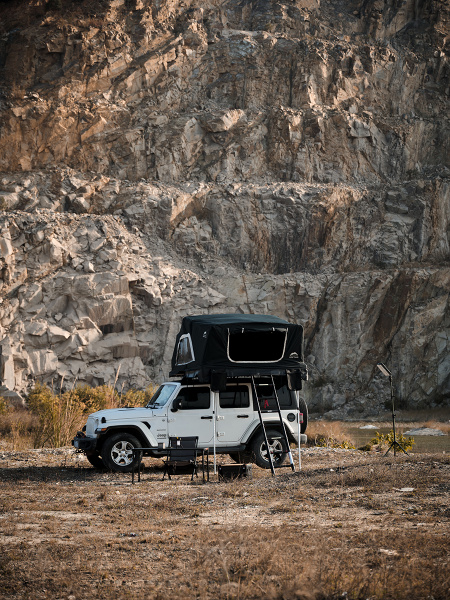 Палатка на крышу автомобиля Wild Land Voyager 250 Pro