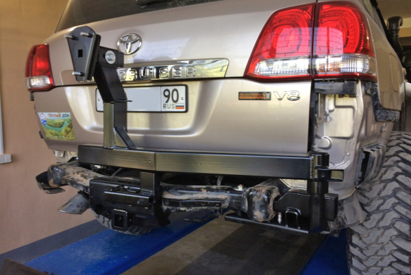 Калитка РИФ с фаркопом в штатный задний бампер Toyota Land Cruiser 200 2008-2015, под нештат. колесо