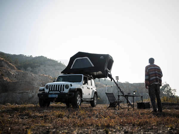 Палатка на крышу автомобиля Wild Land Voyager 160 Pro