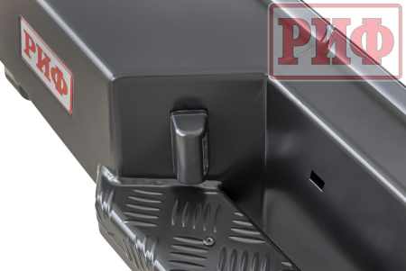 Бампер РИФ силовой задний Isuzu D-MAX (2012-2021) с квадратом под фаркоп и фонарями, стандарт