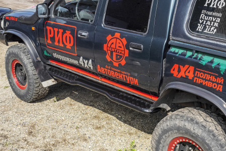 Пороги РИФ силовые Toyota Hilux 1983-1997