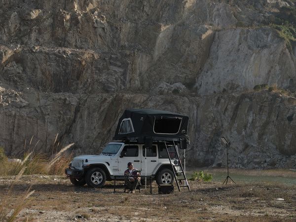 Палатка на крышу автомобиля Wild Land Voyager 250 Pro