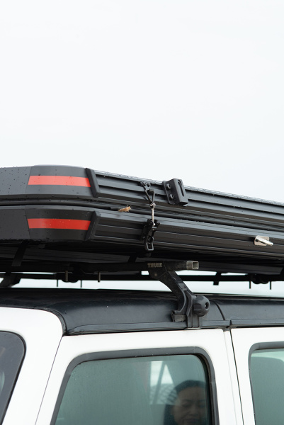 Палатка на крышу автомобиля Wild Land Desert Cruiser 140 Pro с лестницей