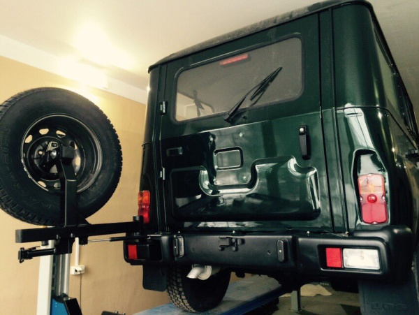 Калитка РИФ в штатный задний бампер УАЗ Хантер с подсветкой номера