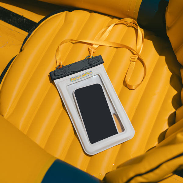 Гермочехол Naturehike плоский для телефона 23х13,5 см., бело-зеленый