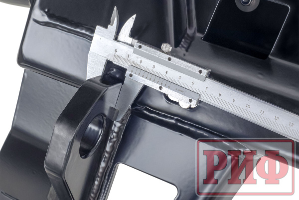 Бампер задний силовой/защита штатного бампера РИФ для Toyota Land Cruiser Prado 150 c квадратом под фаркоп, калиткой, подсветкой номера