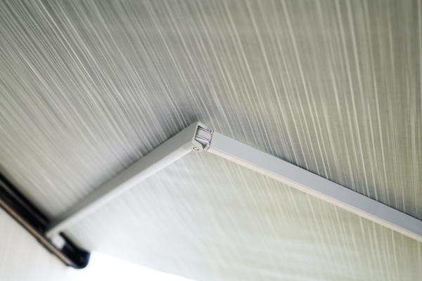 Маркиза автомобильная РИФ 2,0х1,5 м кассетная, привод механический, ручной, корпус белый