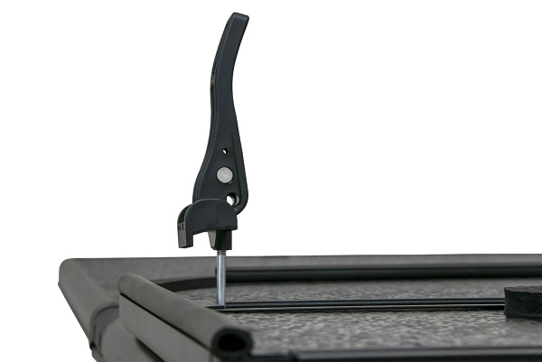 Крышка кузова Toyota Tundra 2014-2016 трёхсекционная, алюминиевая, черная (5,6 фута - 170,8 см)