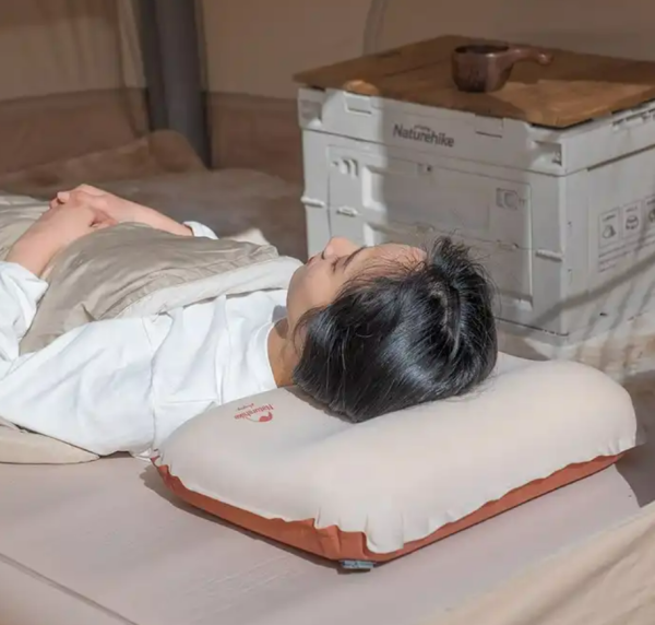 4 Подушка самонадувающаяся Naturehike 46x30x17см, бежевая