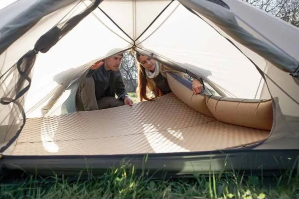 Коврик самонадувающийся Naturehike, 185х60х2,5 см, с подушкой, песочный