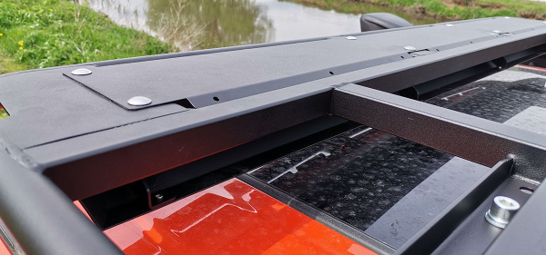 Дефлектор под багажник РИФ шириной 1350 мм